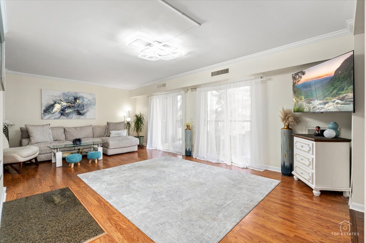 1405 E Central Road 222C