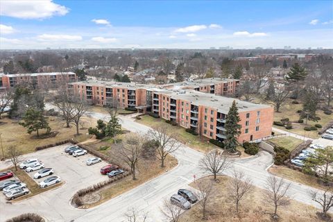 Tiny photo for 1405 E Central Road #222C, Arlington Heights, IL 60005 (MLS # 12615564)