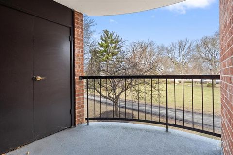 Tiny photo for 1405 E Central Road #222C, Arlington Heights, IL 60005 (MLS # 12615564)