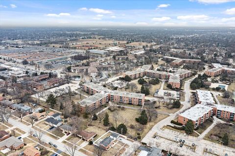 Tiny photo for 1405 E Central Road #222C, Arlington Heights, IL 60005 (MLS # 12615564)