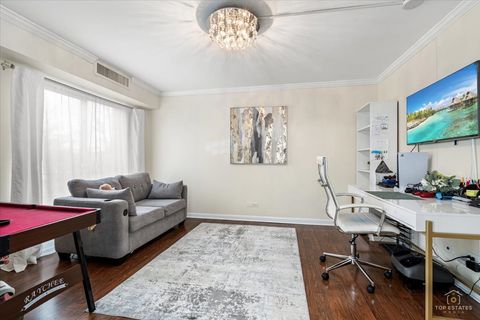 Tiny photo for 1405 E Central Road #222C, Arlington Heights, IL 60005 (MLS # 12615564)