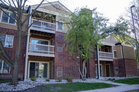 Photo of 104 Glengarry Drive #105, Bloomingdale, IL 60108 (MLS # 12629574)