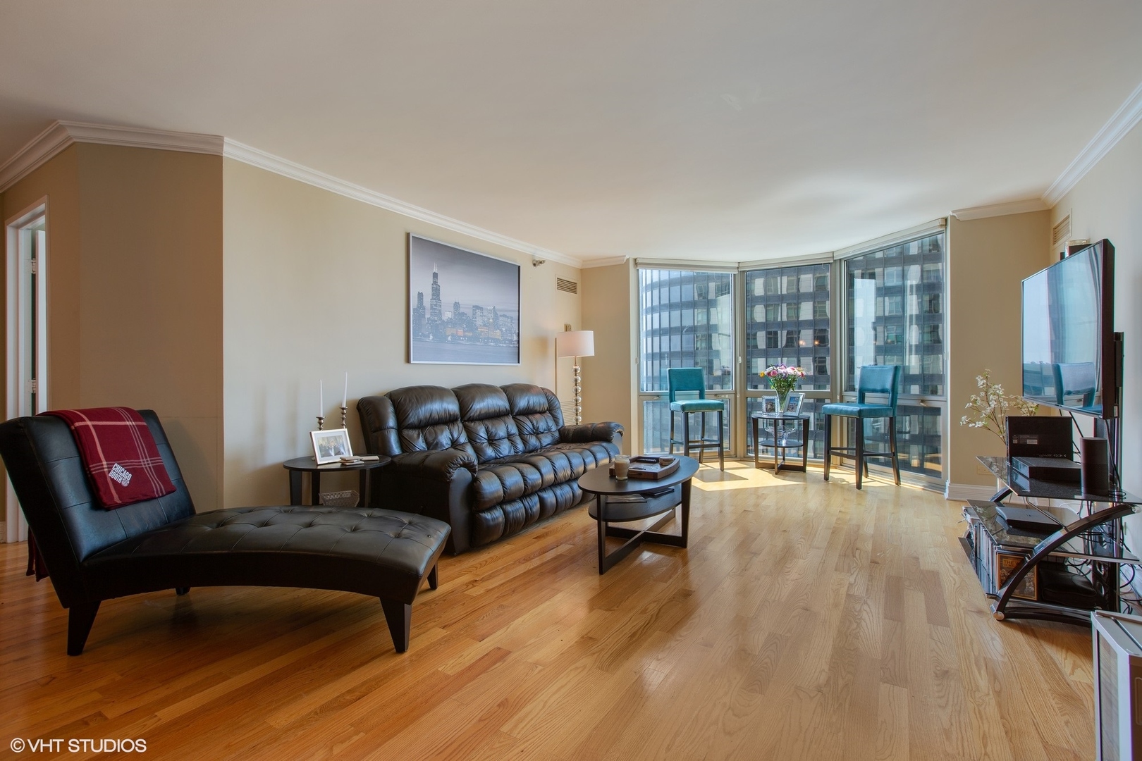 195 N HARBOR Drive 3805