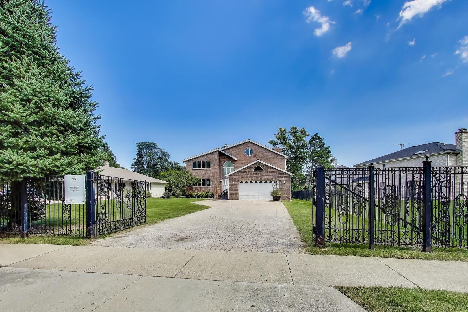 2305 Pfingsten Road
