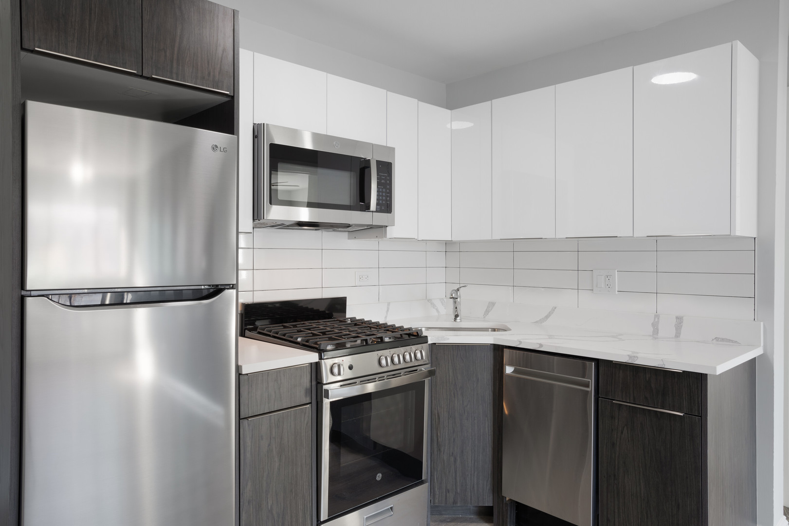 6758 N Sheridan Avenue 435