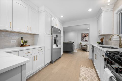 Tiny photo for 1021 Foxworth Boulevard, Lombard, IL 60148 (MLS # 12553198)