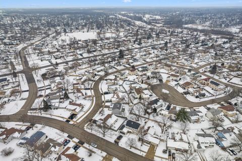 Tiny photo for 1021 Foxworth Boulevard, Lombard, IL 60148 (MLS # 12553198)