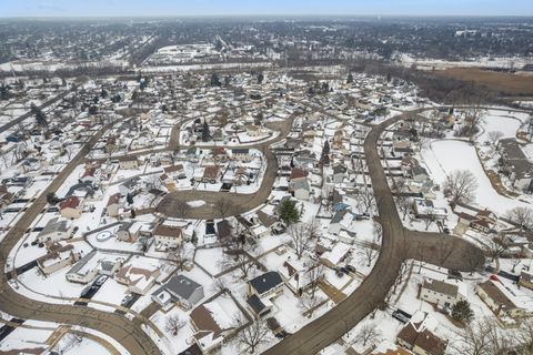 Tiny photo for 1021 Foxworth Boulevard, Lombard, IL 60148 (MLS # 12553198)