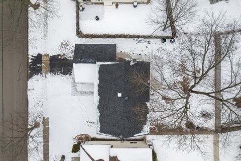 Tiny photo for 1021 Foxworth Boulevard, Lombard, IL 60148 (MLS # 12553198)