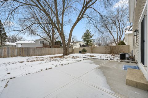 Tiny photo for 1021 Foxworth Boulevard, Lombard, IL 60148 (MLS # 12553198)