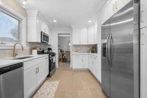 Tiny photo for 1021 Foxworth Boulevard, Lombard, IL 60148 (MLS # 12553198)