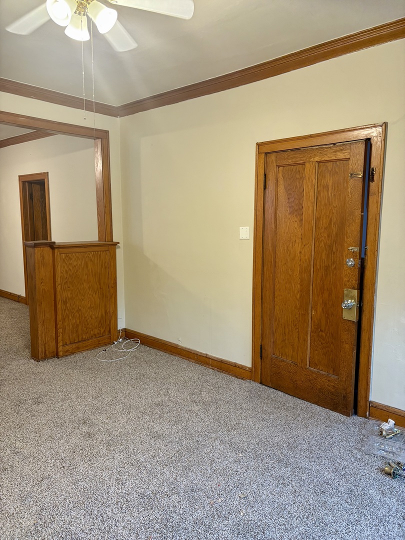 7036 S Artesian Avenue