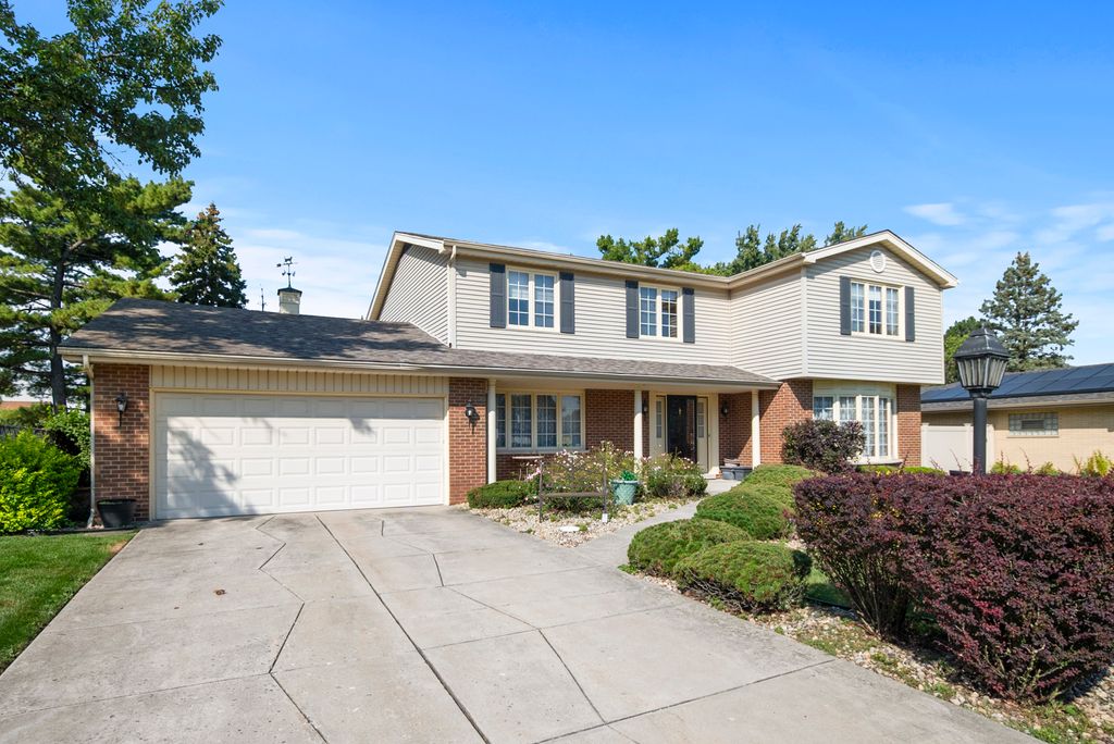 Photo for 13008 S Meade Avenue, Palos Heights, IL 60463 (MLS # 12395817)