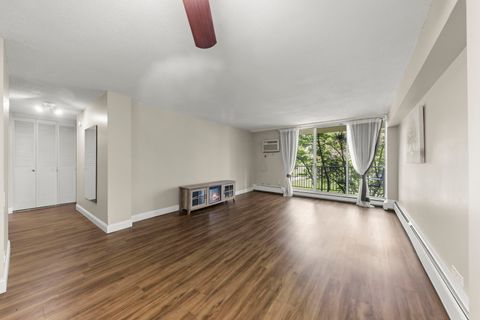 Tiny photo for 2222 S Stewart Avenue #2F, Lombard, IL 60148 (MLS # 12628515)