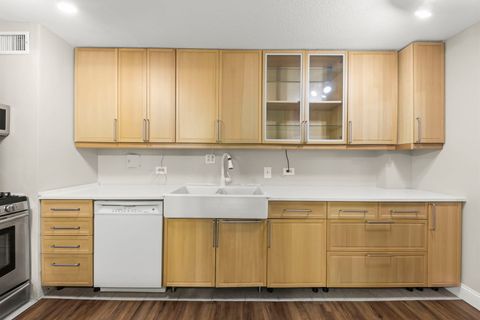 Tiny photo for 2222 S Stewart Avenue #2F, Lombard, IL 60148 (MLS # 12628515)