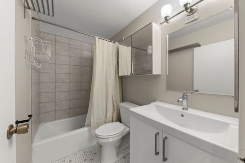 Tiny photo for 2222 S Stewart Avenue #2F, Lombard, IL 60148 (MLS # 12628515)