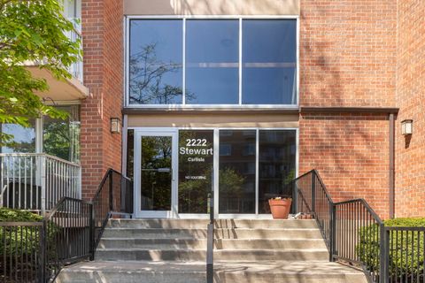 Tiny photo for 2222 S Stewart Avenue #2F, Lombard, IL 60148 (MLS # 12628515)
