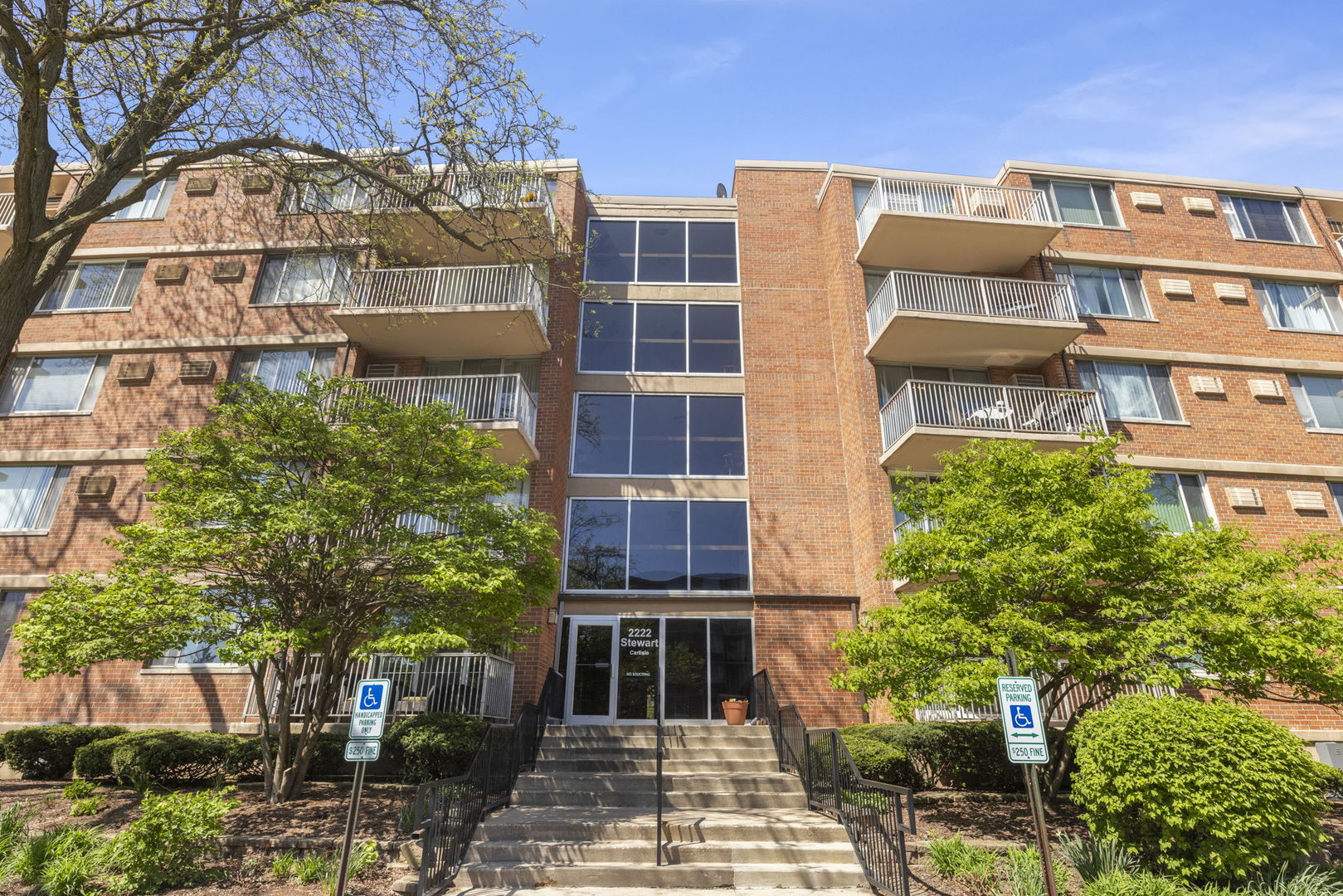 2222 S Stewart Avenue 2F