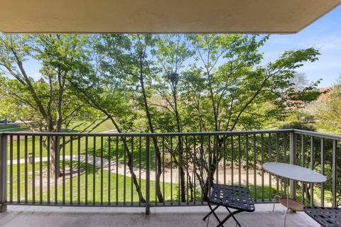 Tiny photo for 2222 S Stewart Avenue #2F, Lombard, IL 60148 (MLS # 12628515)