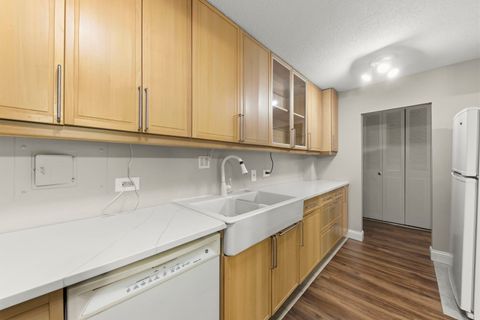 Tiny photo for 2222 S Stewart Avenue #2F, Lombard, IL 60148 (MLS # 12628515)