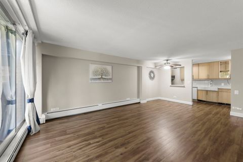 Tiny photo for 2222 S Stewart Avenue #2F, Lombard, IL 60148 (MLS # 12628515)