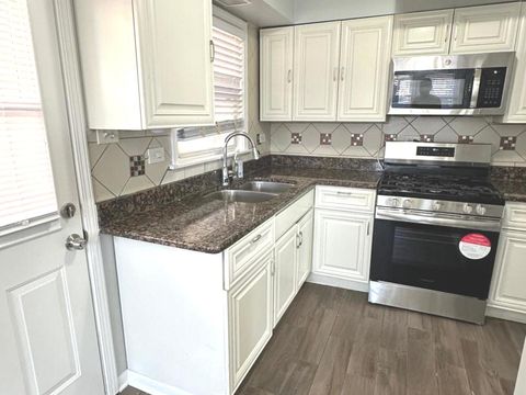 Tiny photo for 7843 S LUNA Avenue, Burbank, IL 60459 (MLS # 12545602)