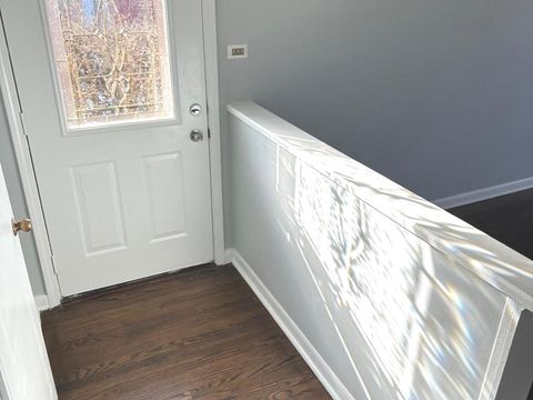 Tiny photo for 7843 S LUNA Avenue, Burbank, IL 60459 (MLS # 12545602)