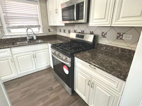 Tiny photo for 7843 S LUNA Avenue, Burbank, IL 60459 (MLS # 12545602)