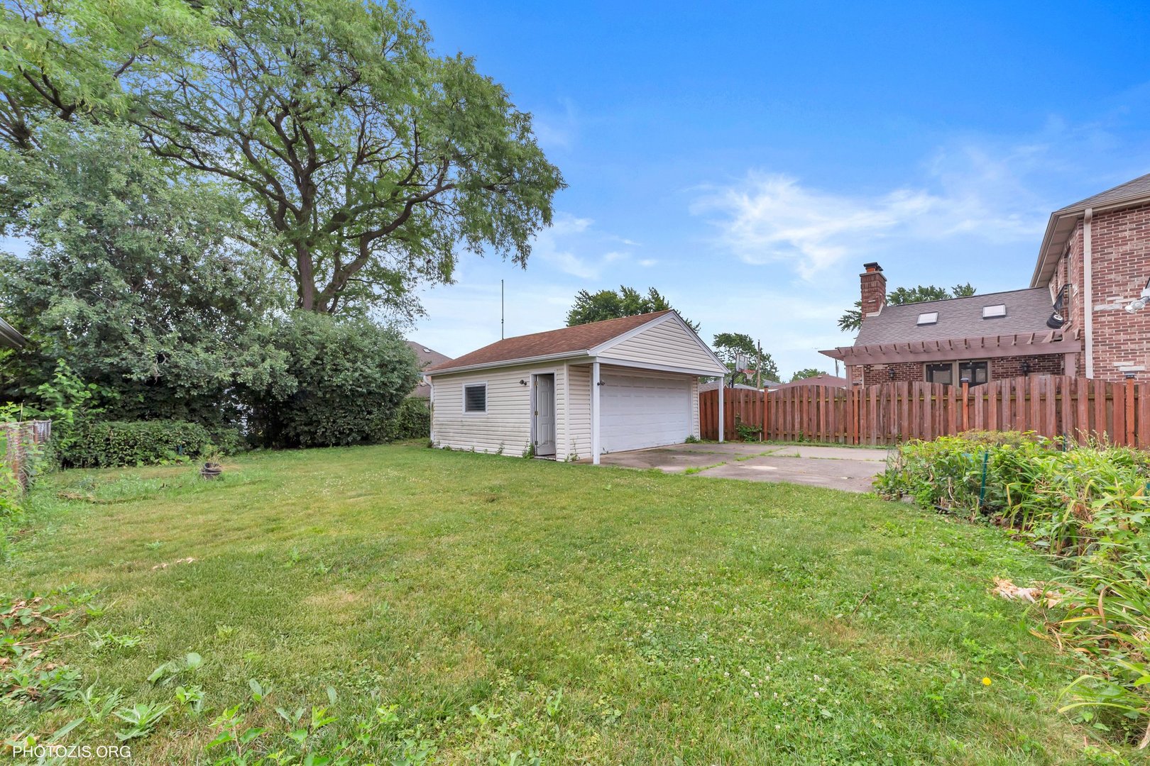 7835 N ODELL Avenue