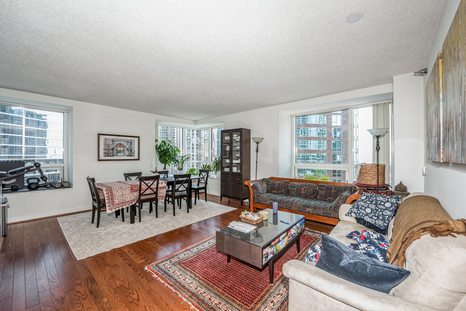 512 N McClurg Court 504