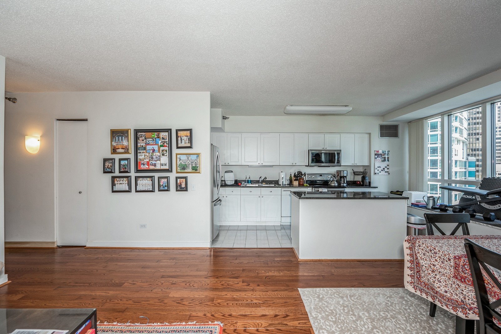 512 N McClurg Court 504