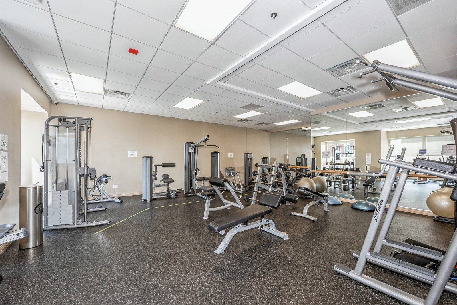 Chicago, Illinois 60611, United States, 2 Bedrooms Bedrooms, ,2 BathroomsBathrooms,Residential,Active,172327