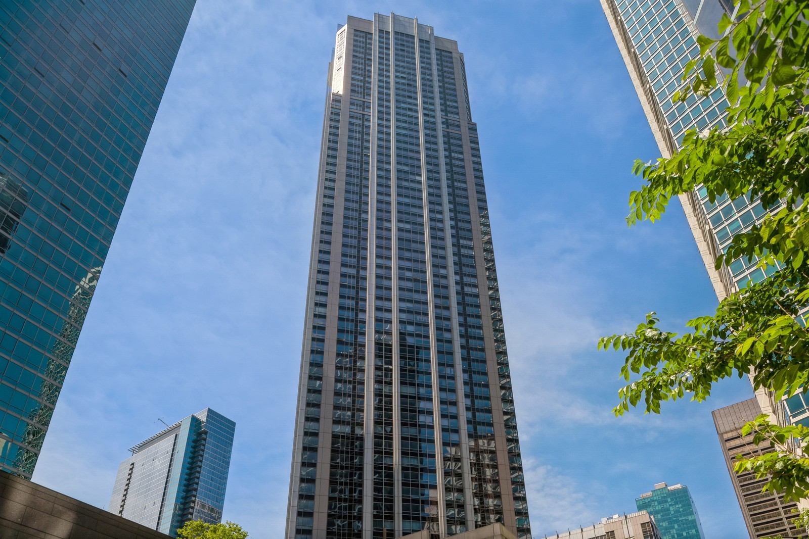 Chicago, Illinois 60611, United States, 2 Bedrooms Bedrooms, ,2 BathroomsBathrooms,Residential,Active,172327