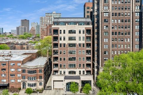 Photo of 434 W Melrose Street #601, Chicago, IL 60657 (MLS # 12633726)