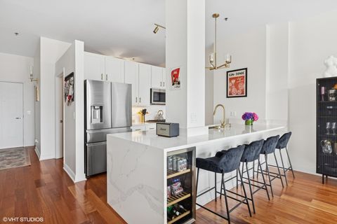 Tiny photo for 340 W SUPERIOR Street #1607, Chicago, IL 60654 (MLS # 12490871)