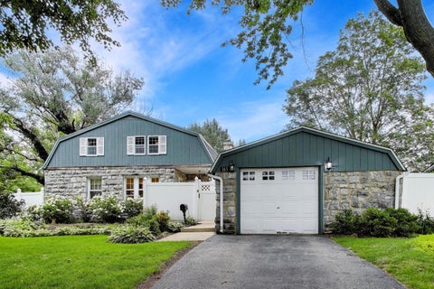 Tiny photo for 165 S Maple Street, Palatine, IL 60067 (MLS # 12676915)