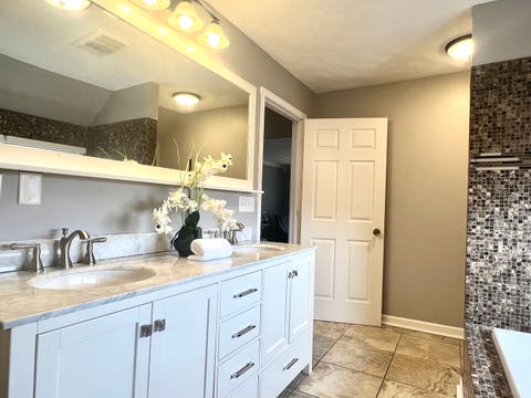 Tiny photo for 7113 Clarendon Hills Road, Darien, IL 60561 (MLS # 12666868)