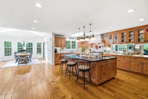 Tiny photo for 1360 Kenilwood Lane, Riverwoods, IL 60015 (MLS # 12693458)
