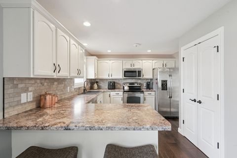 Tiny photo for 5811 Duggleby Avenue, Davenport, IA 52807 (MLS # 12600790)