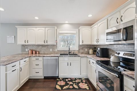 Tiny photo for 5811 Duggleby Avenue, Davenport, IA 52807 (MLS # 12600790)