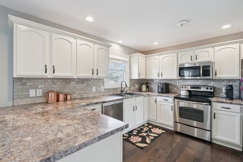 Tiny photo for 5811 Duggleby Avenue, Davenport, IA 52807 (MLS # 12600790)