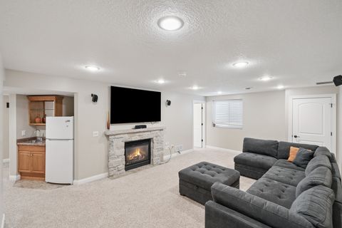 Tiny photo for 5811 Duggleby Avenue, Davenport, IA 52807 (MLS # 12600790)