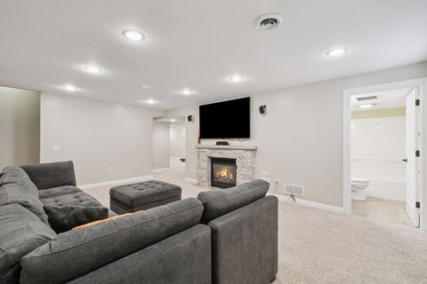 Tiny photo for 5811 Duggleby Avenue, Davenport, IA 52807 (MLS # 12600790)