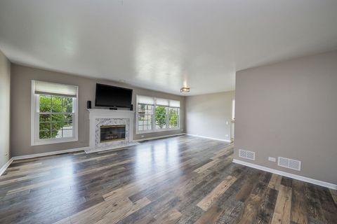 Tiny photo for 431 Orleans Avenue #431, Naperville, IL 60565 (MLS # 12433446)