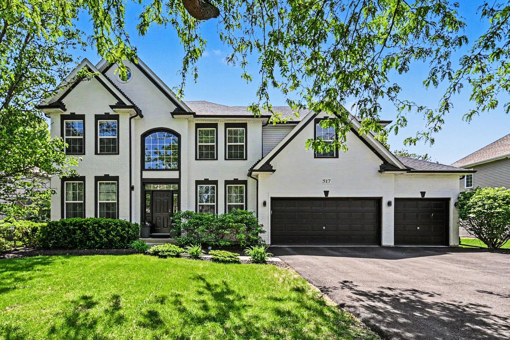 517 Meadowwood Lane
