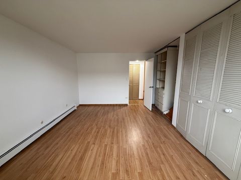 Tiny photo for 5510 Lincoln Avenue #B409, Morton Grove, IL 60053 (MLS # 12535812)