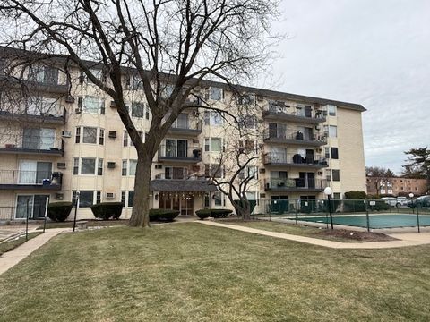 Tiny photo for 5510 Lincoln Avenue #B409, Morton Grove, IL 60053 (MLS # 12535812)