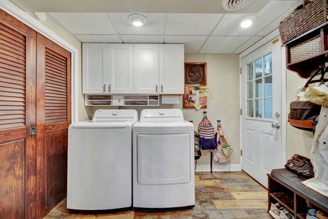 Tiny photo for 10456 S Stowe Court, Palos Hills, IL 60465 (MLS # 12585176)