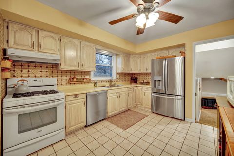 Tiny photo for 10456 S Stowe Court, Palos Hills, IL 60465 (MLS # 12585176)