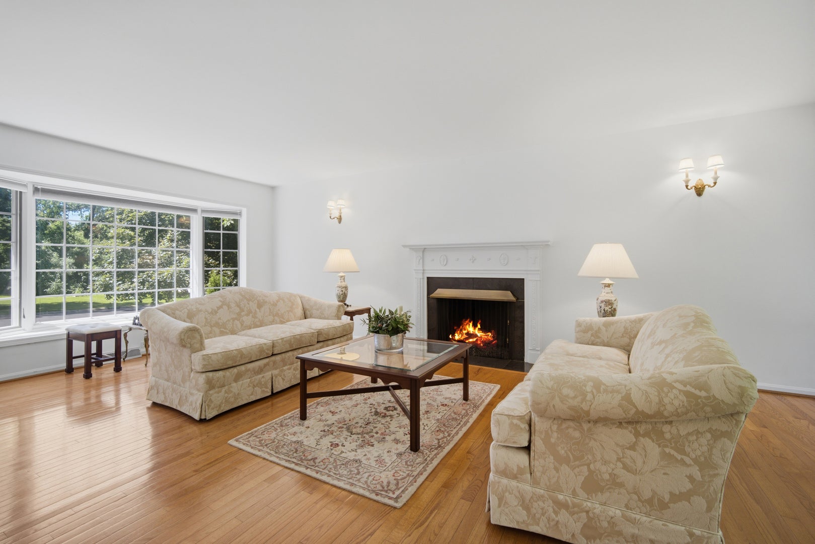 6 Londonderry Lane